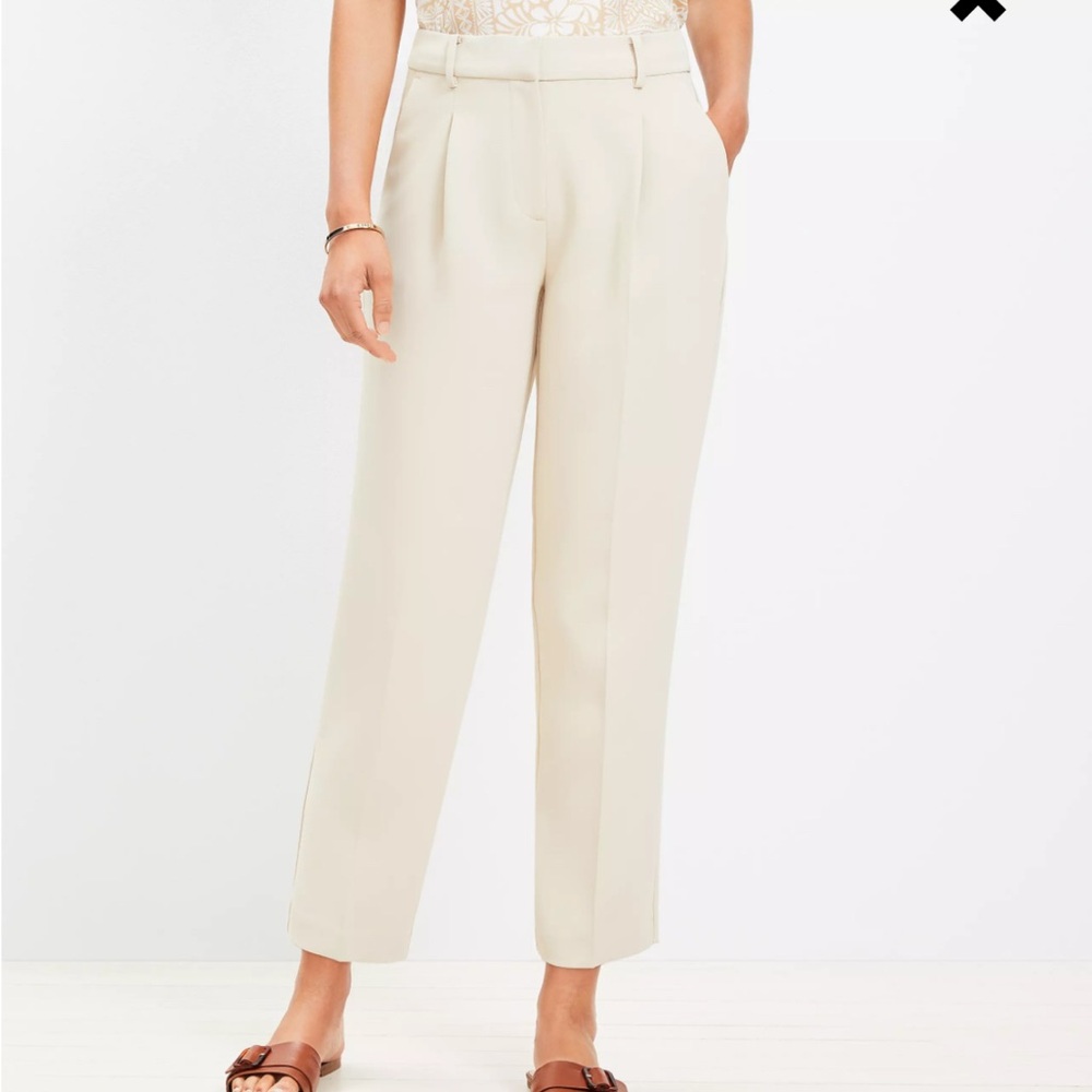 NWT LOFT Pleated Tapered Pants in Crepe size 10